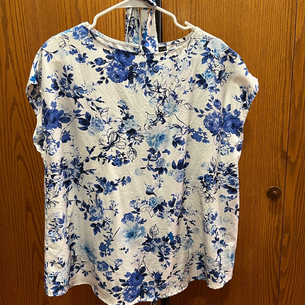 Floral Blue and White Women's Top
